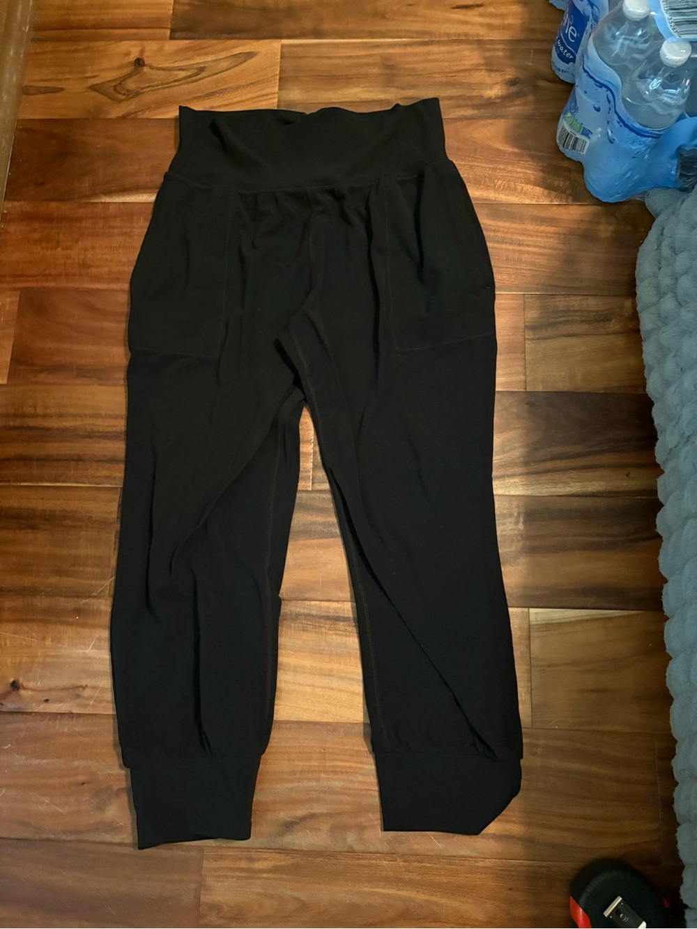 Athleta Salutation Jogger Crop Leggings Black Women’s Medium‎ (0371)